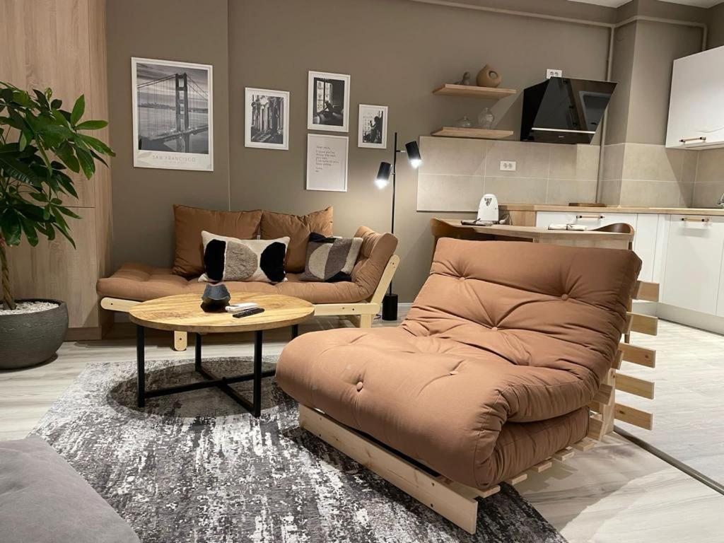 Shi Mi Junior Suite Iasi Exteriör bild