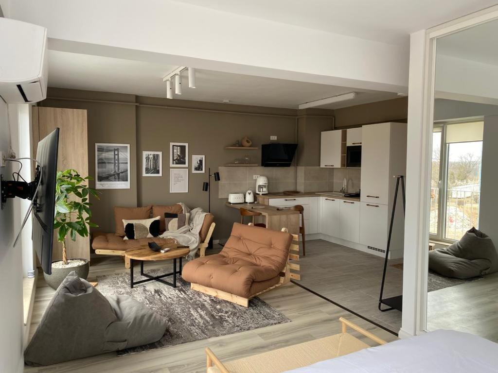 Shi Mi Junior Suite Iasi Exteriör bild